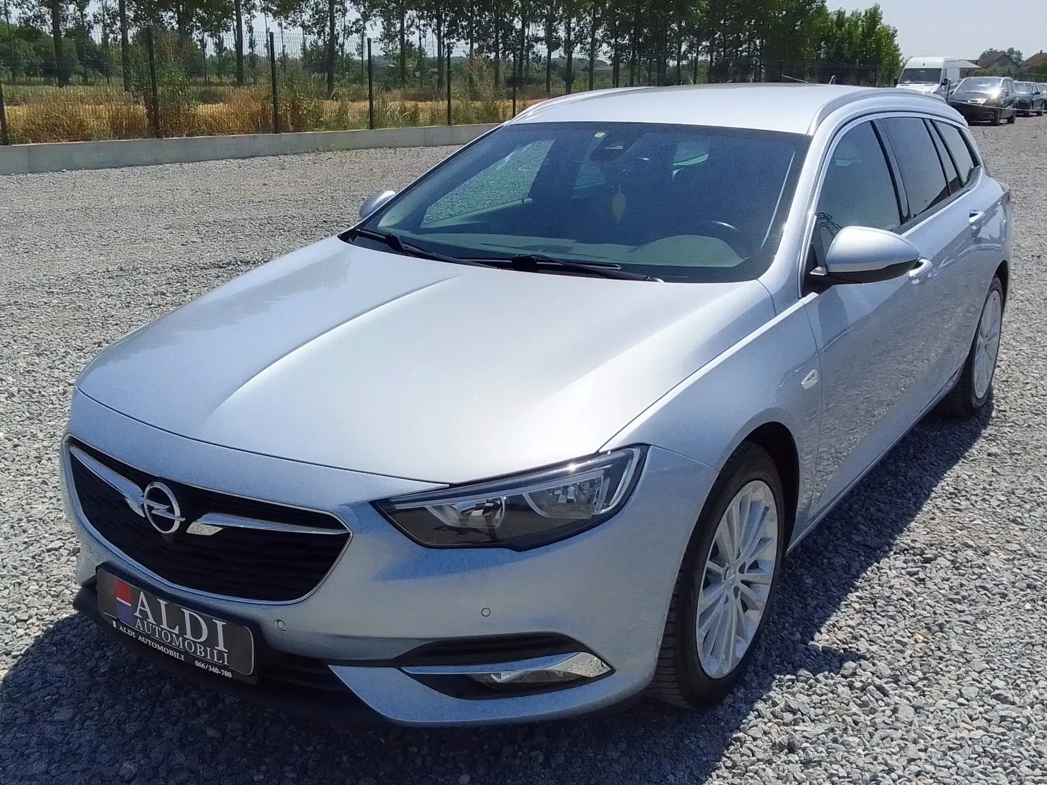 Opel Insignia 1.6cdti/Innovtion Image 1